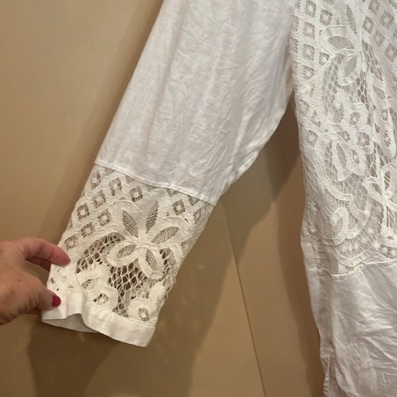 Chicos ladies size 3 linen combo top / lace - Picture 3 of 7